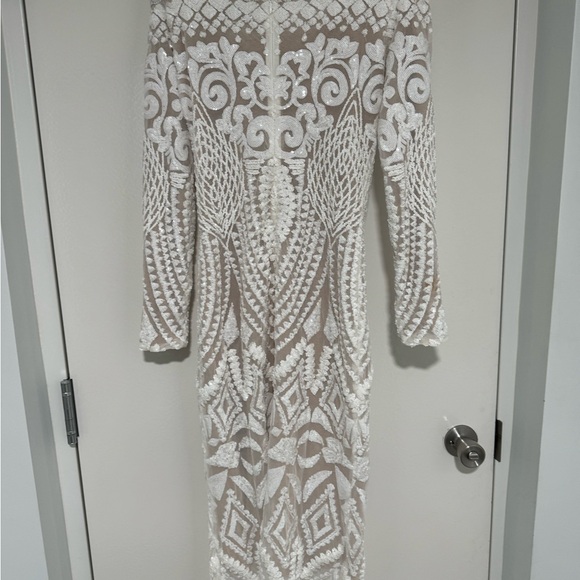 Elegant Dress - Picture 3 of 4